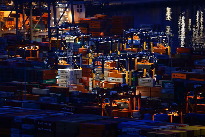 中国7月原油进口量环比增长22%，煤炭进口同比增20%，芯片出口同比大增117%