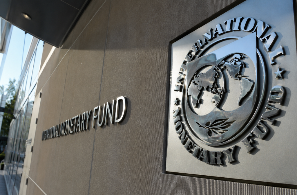 AI热潮抵消战争冲击,IMF:今年全球经济增长3.0%,上调中国经济增长预期